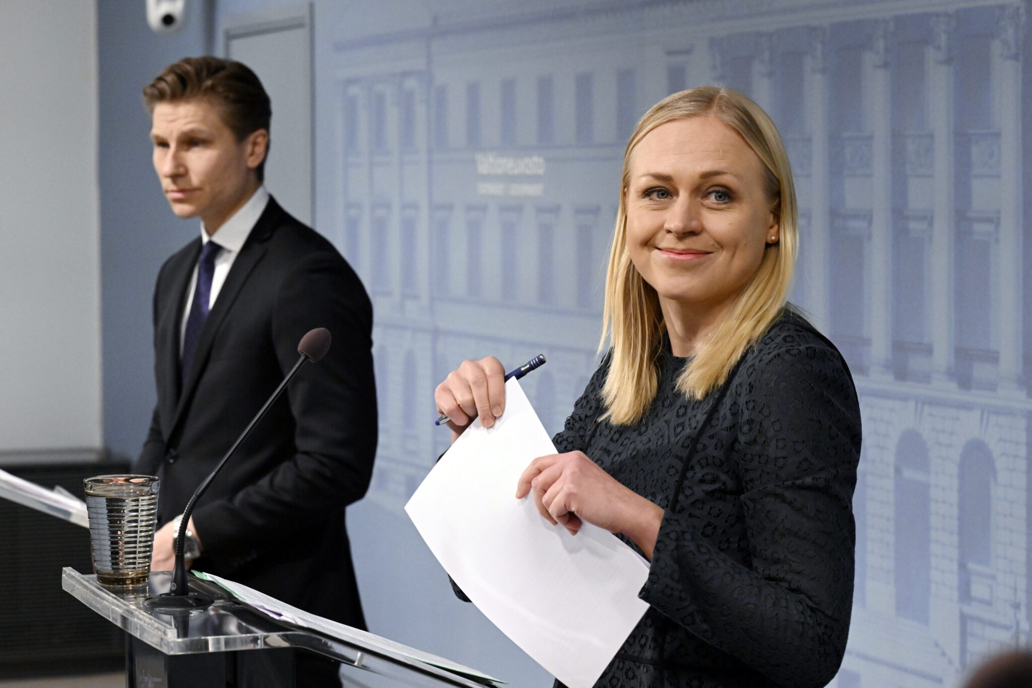 Is Antti H Kk Nen Ja Elina Valtonen Ministerigallupin K Rjess