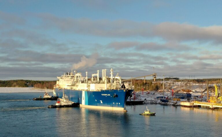 The floating LNG terminal FSRU Exemplar