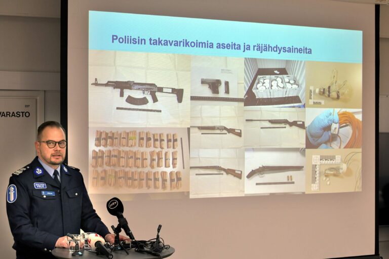 Lounais-Suomen poliisin mediatilaisuus epäillyistä terrorismirikoksista