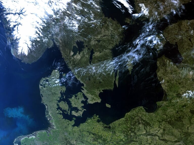 Northern_Europe_ESA393950 (2)