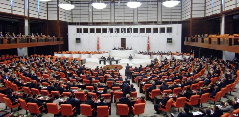 Grand_National_Assembly_of_Turkey_MPs_in_June_2015