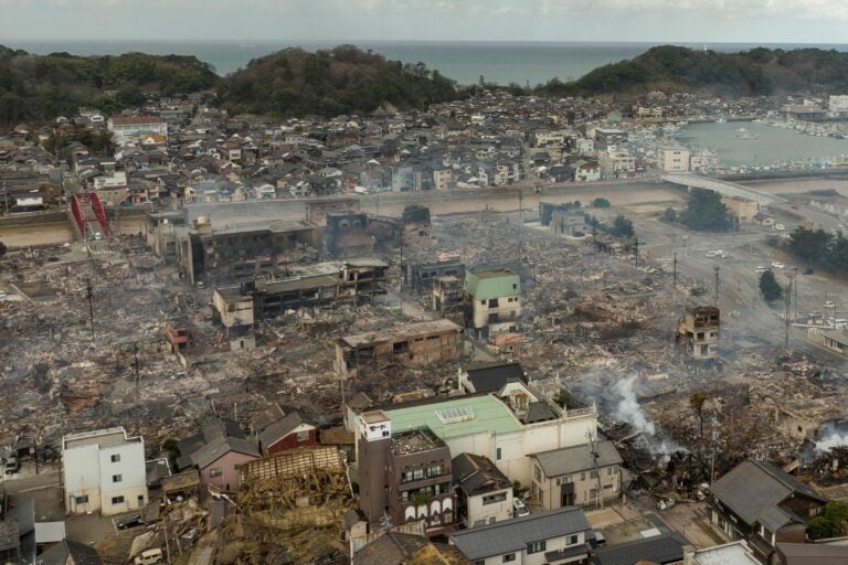 JAPAN - QUAKE