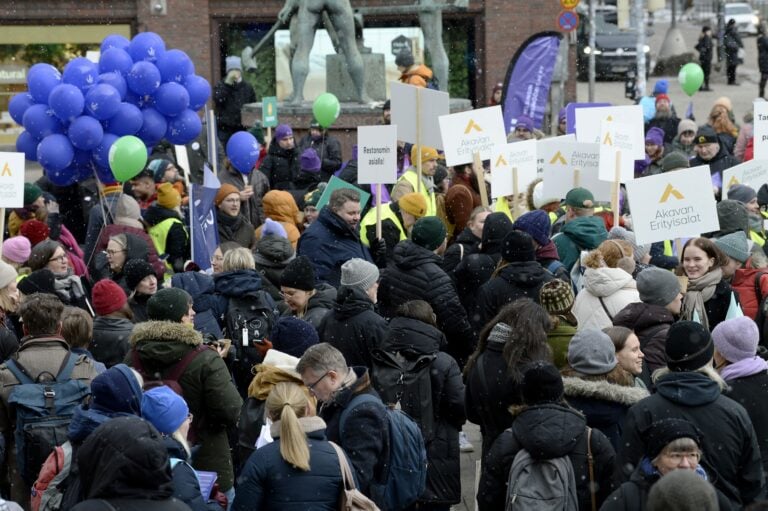 Akavan liitot järjestävät poliittisia ulosmarsseja