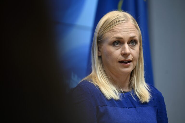 Ulkoministeri Elina Valtonen kommentoi STT:n uutista