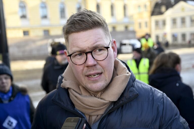 SAK ja STTK järjestävät mielenosoituksen hallituksen heikennyksiä vastaan