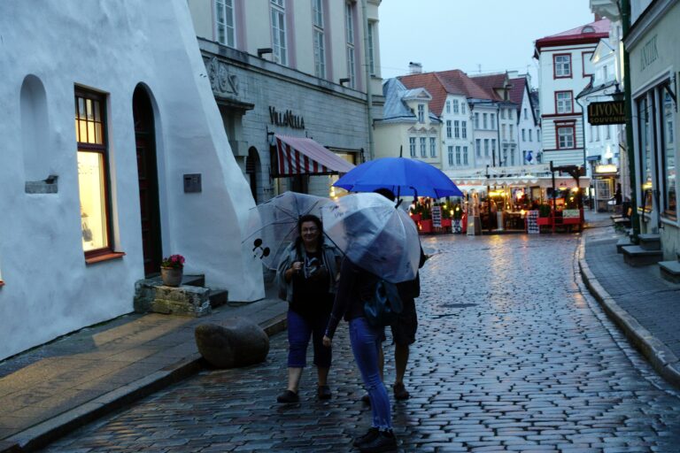 Baltiaan matkaavien kannattaa varautua täysin poikkeuksellisiin rankkasateisiin