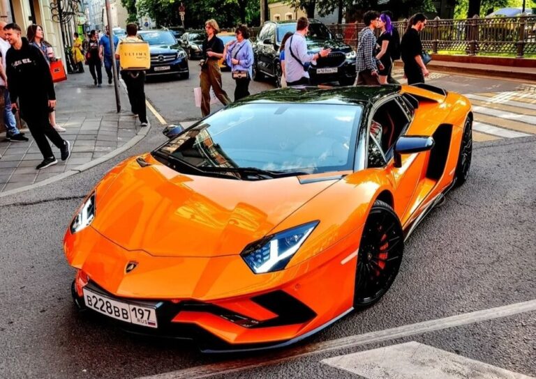 Lamborghini_Aventador_S_Patriarshiye_Ponds