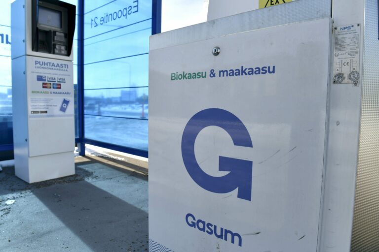 Gasumin kaasuauton tankkauspiste