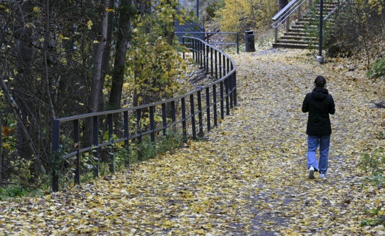 Sateet väistyvät iltapäivään mennessä lähes koko maassa