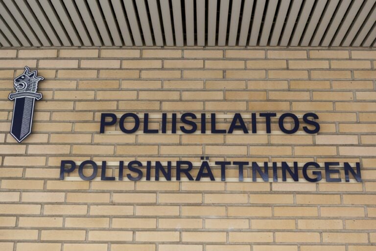 Salossa ammattimainen arvokuljetusryöstö - tekijät ampuivat konetuliaseilla