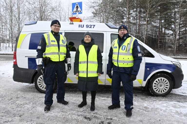 Miksi poliiseja näkyy jatkossa entistä enemmän kouluissa?