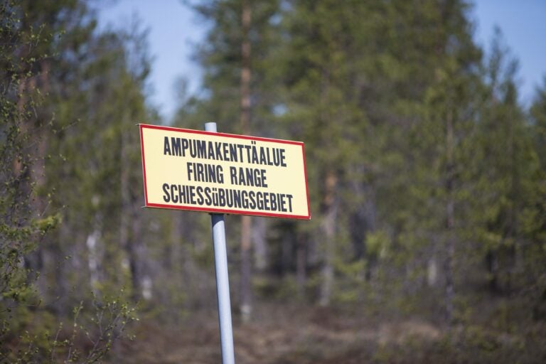 Eduskunnan puolustusvaliokunta vierailee Rovajärvellä