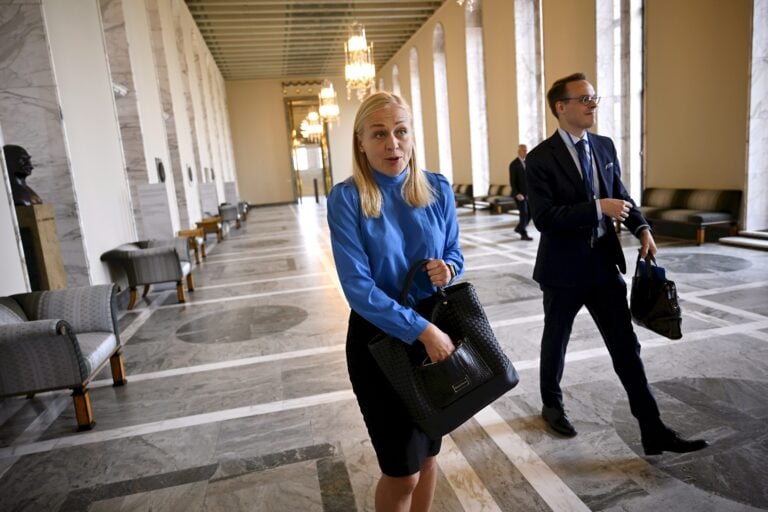 Ulkoministeri Elina Valtonen