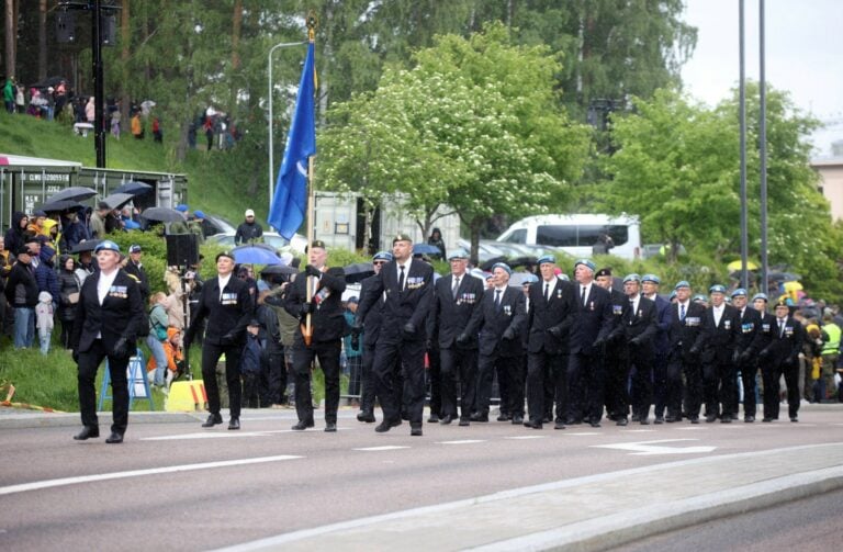 Puolustusvoimain lippujuhlan päivän valtakunnallinen paraati