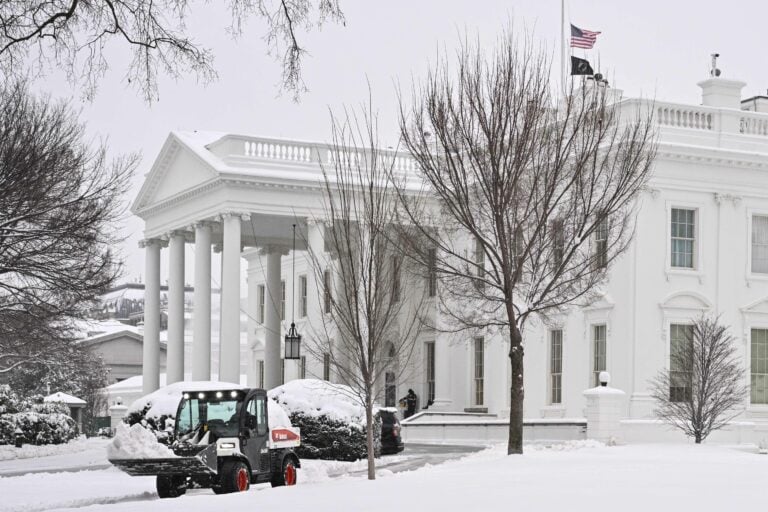 Dangerous storm sweeps across much of US