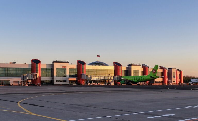 Kaliningrad_05-2017_img76_Khrabrovo_Airport